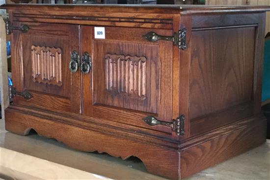 Small oak chest